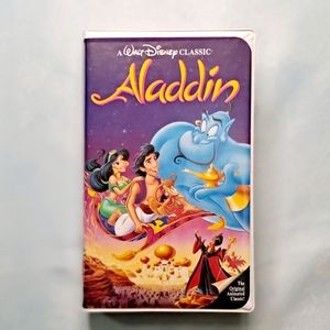 Vintage 90's Diamond Disney Classic Aladdin clamshell VHS GUC.